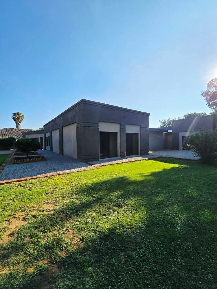 5 Bedroom Property for Sale in Irene Park North West